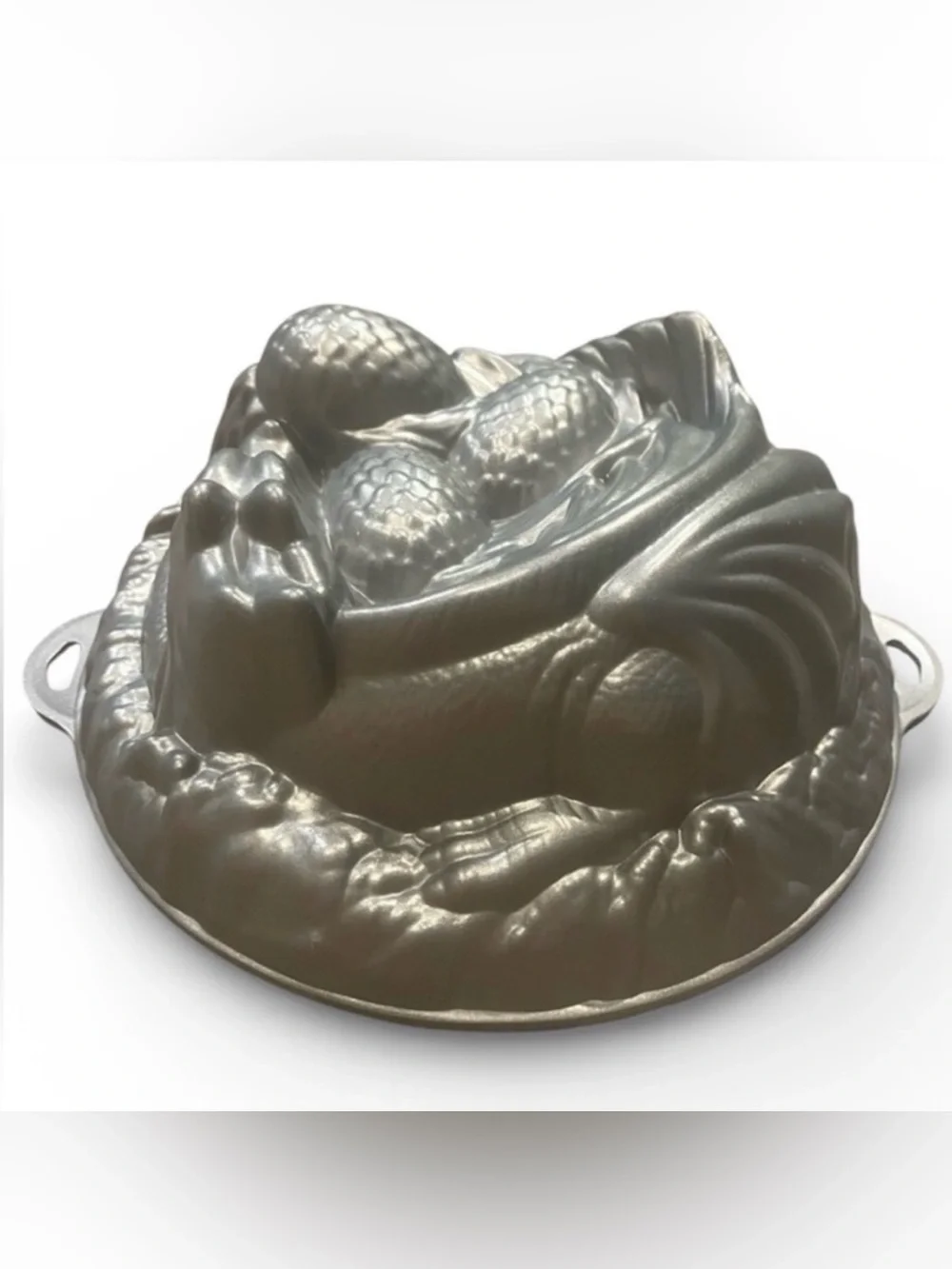 Thinkgeek game of thrones Sleeping Dragon w/Eggs Cake Mold Or Gelatin Mold